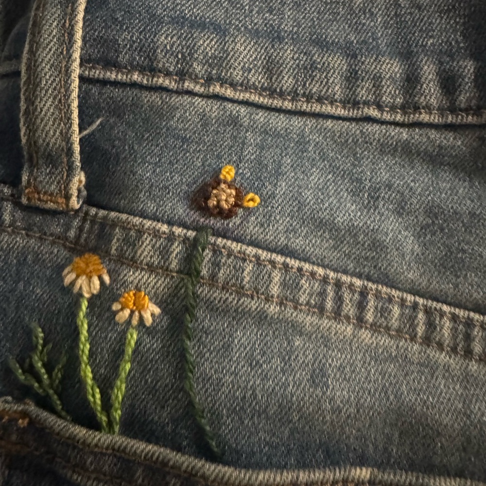 Madewell High Rise Jeans with Embroidered Daisies - Blue